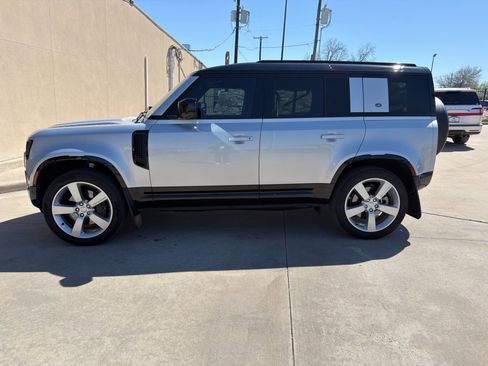 Certified 2024 Land Rover Defender 110 X-Dynamic SE image 2