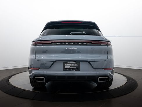 Certified 2026 Porsche Cayenne AWD/4WD image 6
