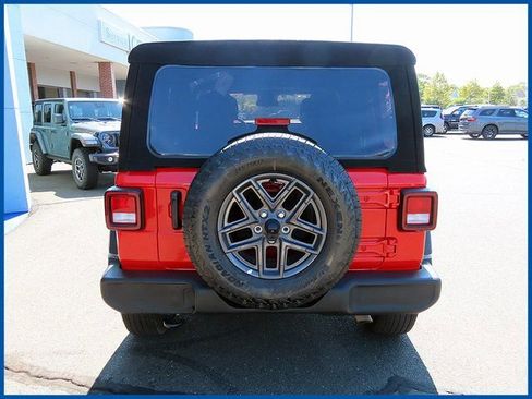 Used 2024 Jeep Wrangler Sport S image 6