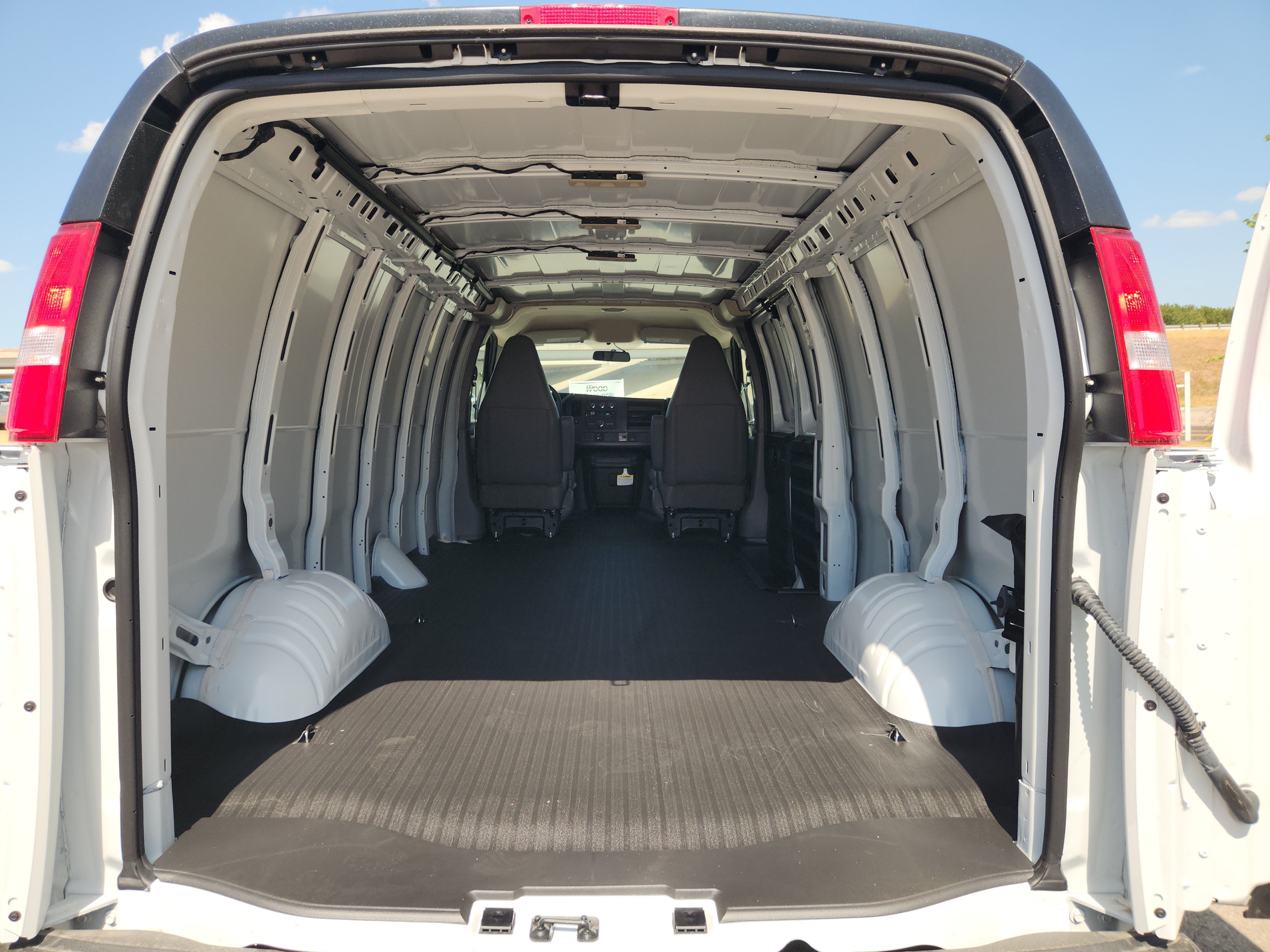 New 2026 GMC Savana 3500 Extended w/ Driver Convenience Package RWD image 23
