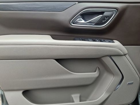 Certified 2024 GMC Yukon XL SLT w/ SLT Premium Package image 12