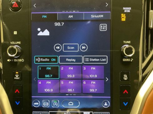 Used 2022 Subaru Outback Touring image 10