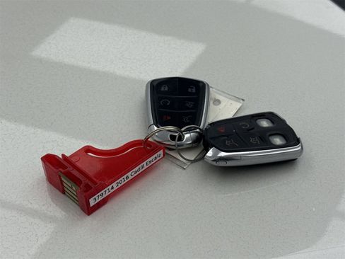 Used 2016 Cadillac Escalade Luxury image 44