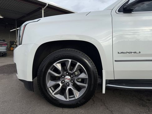 Used 2018 GMC Yukon Denali AWD/4WD image 10