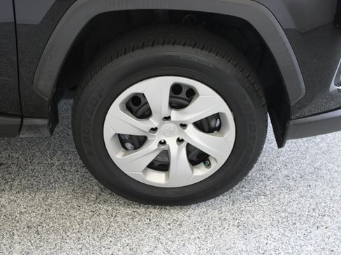 Used 2023 Toyota RAV4 LE FWD image 5