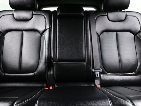 Used 2024 Jeep Grand Cherokee Limited w/ Luxury Tech Group II image 16