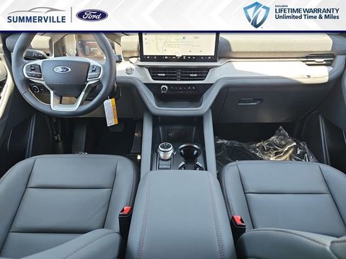 New 2026 Ford Explorer Active RWD image 11