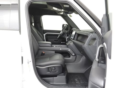 Certified 2025 Land Rover Defender 110 X-Dynamic SE AWD/4WD image 20