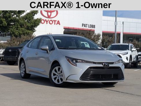 Used 2024 Toyota Corolla LE FWD image 2