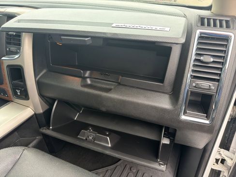 Used 2017 RAM 1500 Laramie w/ Convenience Group image 28