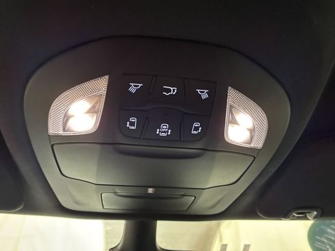 Used 2026 Chrysler Pacifica Select FWD image 29