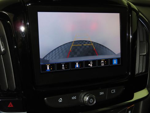 Used 2023 Chevrolet Traverse Premier AWD/4WD image 4