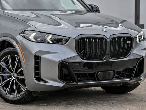 Used 2025 BMW X5 M60i w/ Climate Comfort Package AWD/4WD image 2
