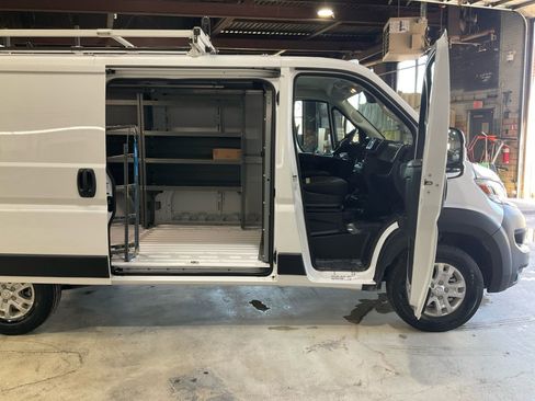 Used 2025 RAM ProMaster 2500 w/ Quick Order Package 22G SLT FWD image 18