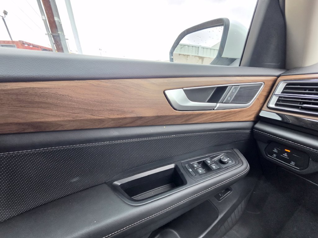 Certified 2026 Volkswagen Atlas SE FWD image 17