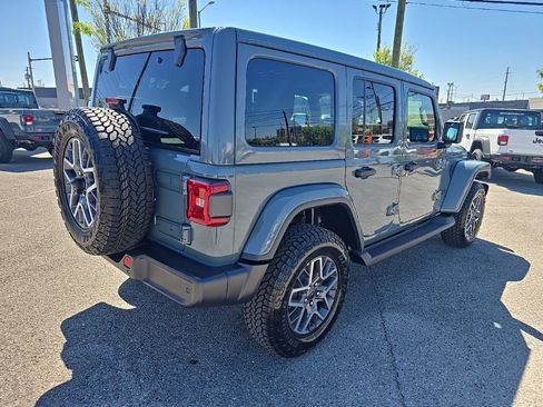 New 2026 Jeep Wrangler Unlimited Sahara AWD/4WD image 3