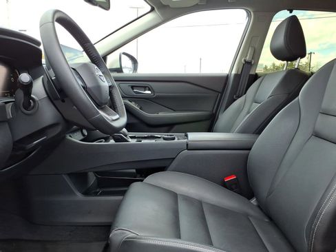 Used 2025 Nissan Rogue SL w/ SL Premium Package image 6