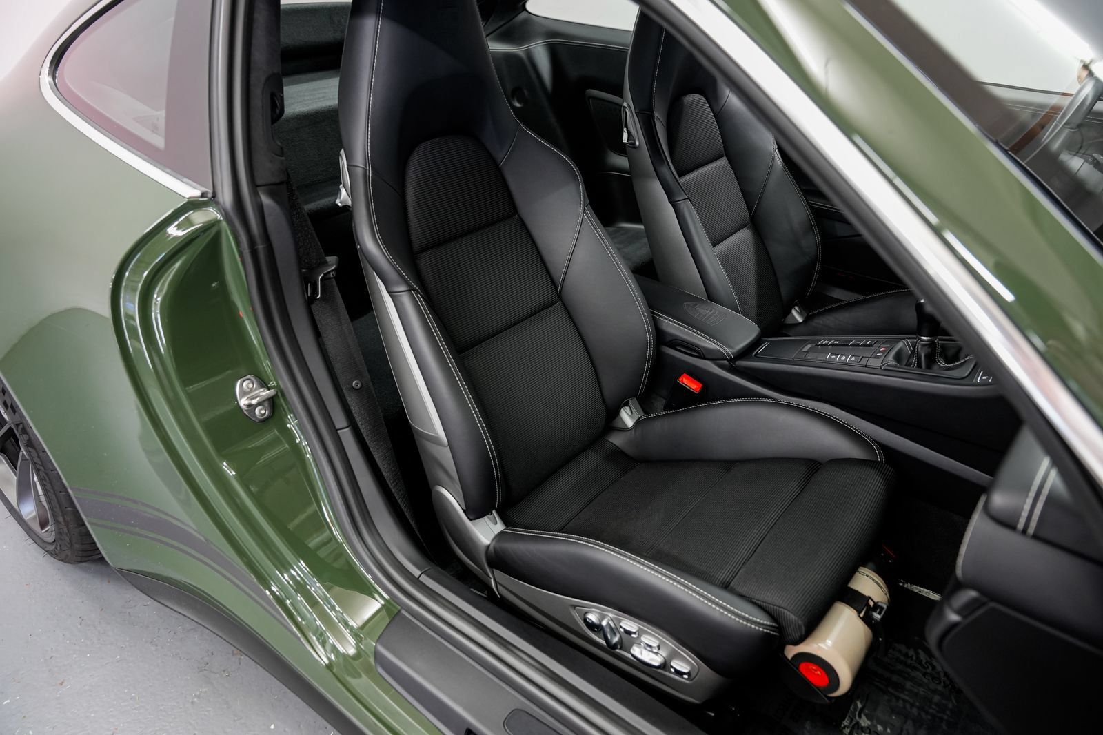 Used 2019 Porsche 911 GT3 RWD image 27
