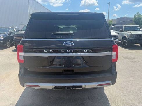 Used 2024 Ford Expedition XLT RWD image 4