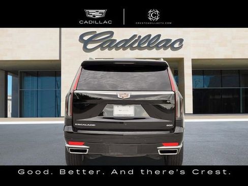 Used 2024 Cadillac Escalade Luxury AWD/4WD image 4