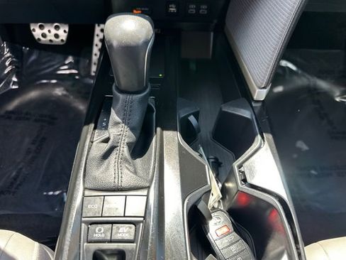 Used 2025 Toyota Camry SE w/ Convenience Package image 24