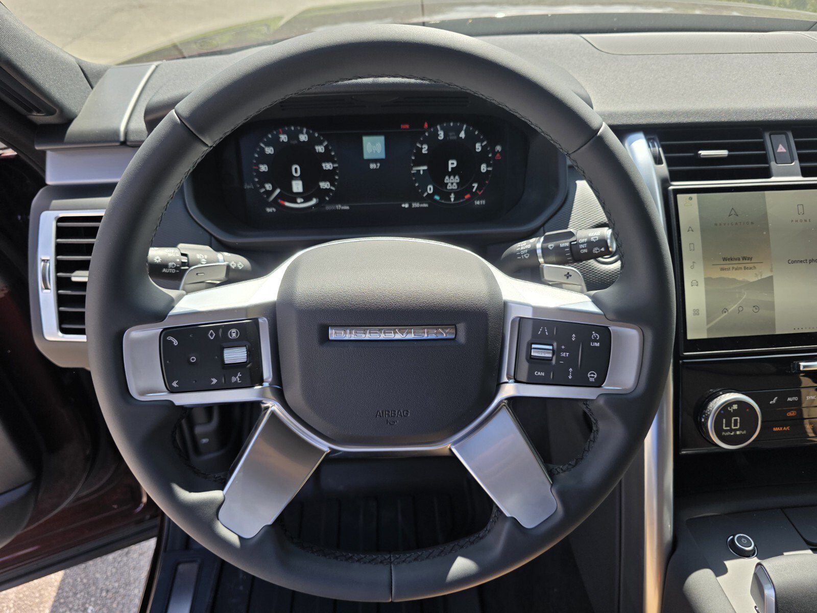 New 2026 Land Rover Discovery Limited Edition AWD/4WD image 15