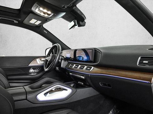 Used 2025 Mercedes-Benz GLE 450e 4MATIC image 24
