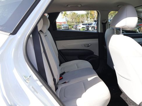 Used 2025 Hyundai Tucson SE image 35