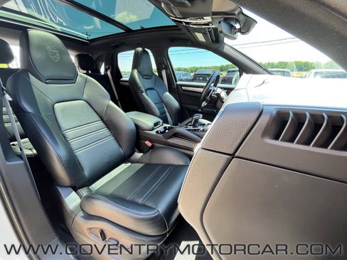 Used 2023 Porsche Cayenne Platinum Edition AWD/4WD image 32
