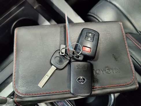 Used 2020 Toyota Tundra TRD Pro AWD/4WD image 46