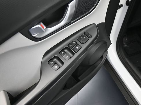 Used 2022 Hyundai Kona SEL w/ Convenience Package image 14