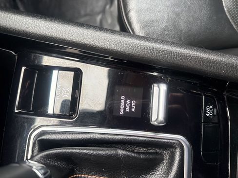 Used 2022 Jeep Compass Limited image 30