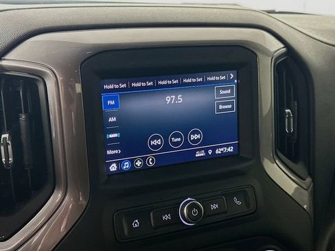 Used 2023 Chevrolet Silverado 2500 Custom w/ Custom Value Package image 15