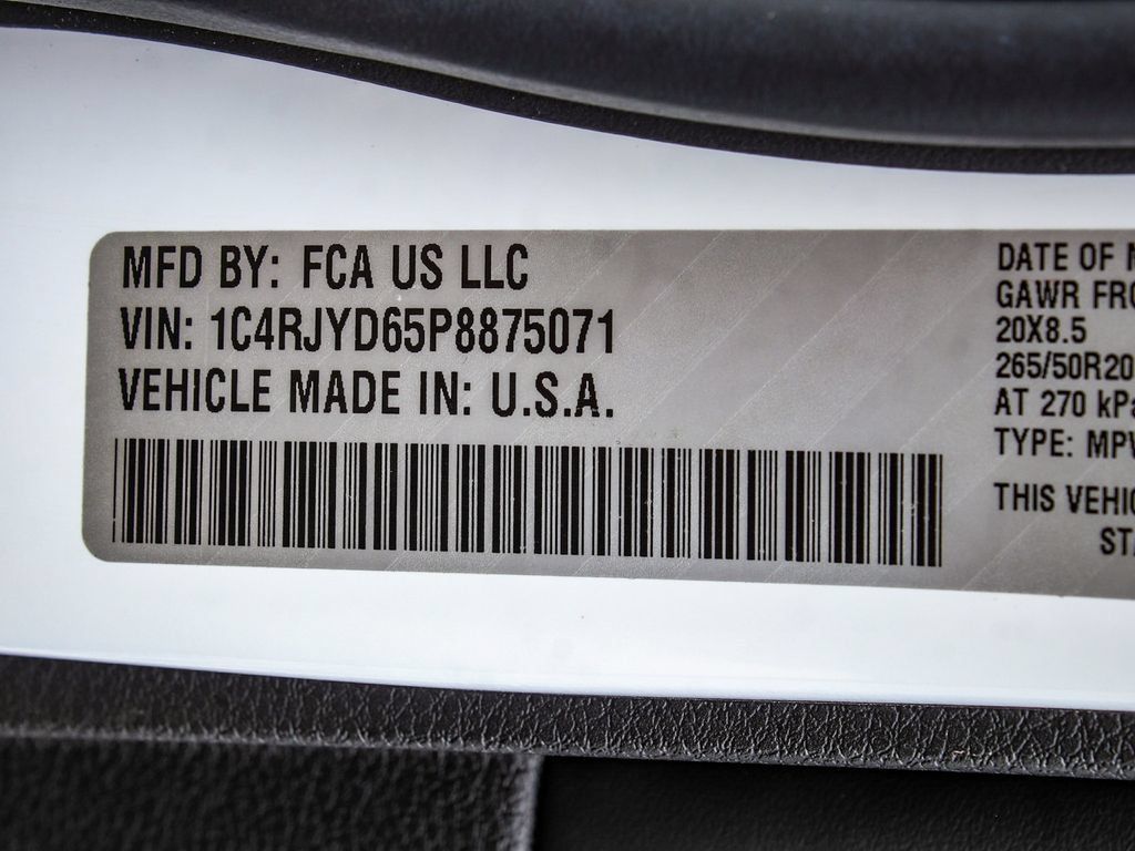 Used 2023 Jeep Grand Cherokee Overland w/ Luxury Tech Group IV AWD/4WD image 15