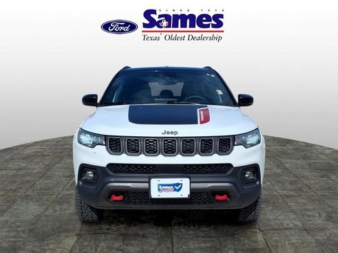 Used 2025 Jeep Compass Trailhawk AWD/4WD image 8