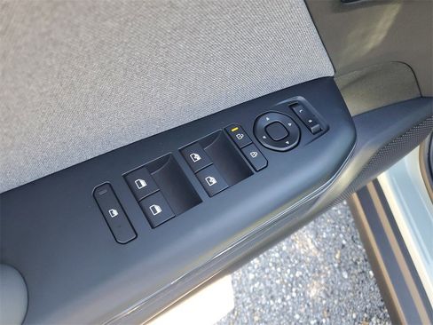 Used 2025 Kia K4 EX image 9