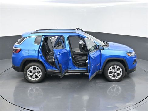 New 2025 Jeep Compass Latitude image 53