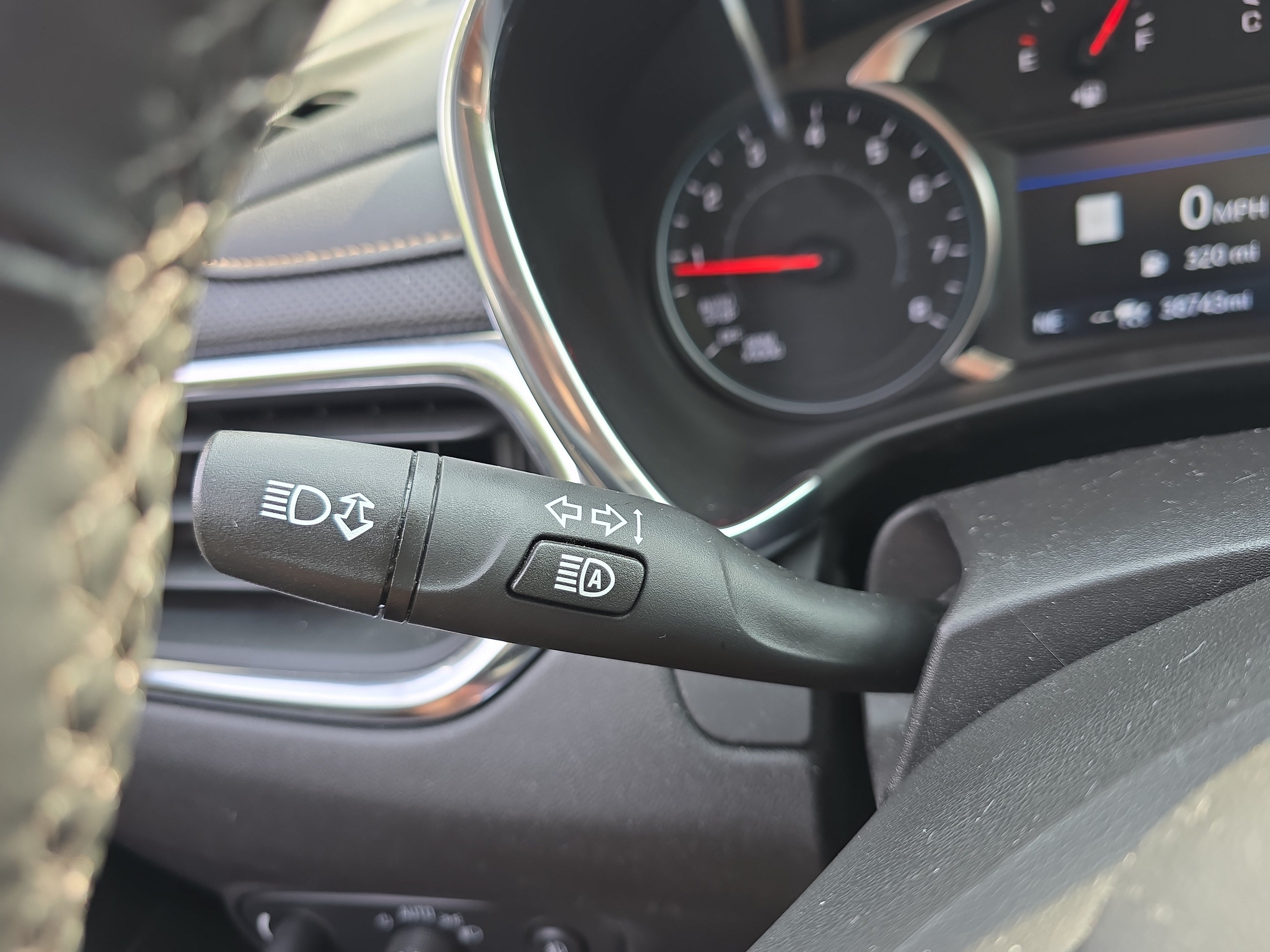 Used 2024 Chevrolet Equinox Premier AWD/4WD image 26