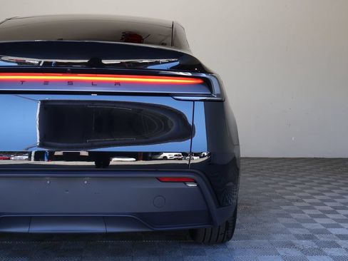 Used 2026 Tesla Model Y 2WD image 12
