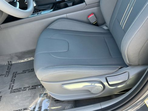 New 2026 Hyundai Elantra Hybrid FWD image 29