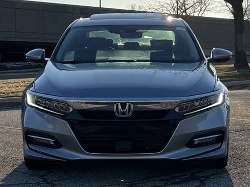 Used 2019 Honda Accord Touring image 3