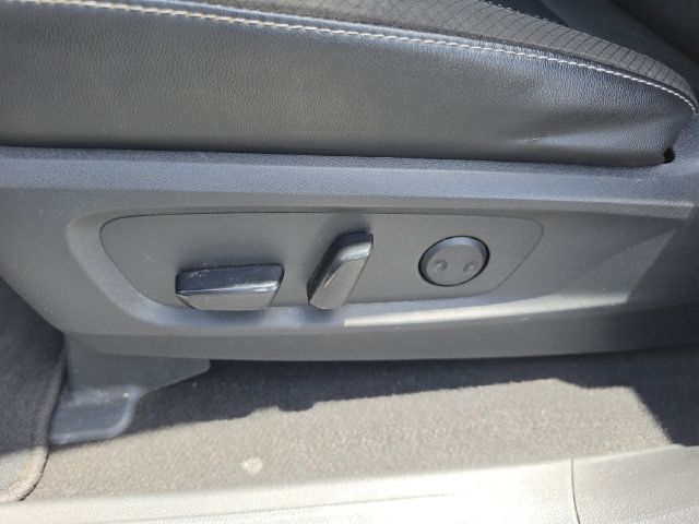 Used 2023 Nissan Pathfinder SL FWD image 31