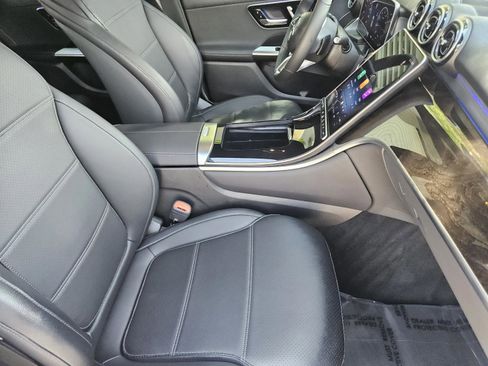 Certified 2025 Mercedes-Benz GLC 300 4MATIC image 8