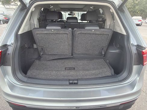 Used 2020 Volkswagen Tiguan SEL FWD image 11