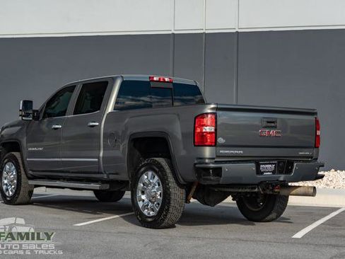 Used 2017 GMC Sierra 2500 Denali w/ Duramax Plus Package image 6