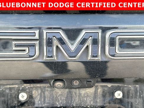 Used 2023 GMC Yukon Denali Ultimate AWD/4WD image 12