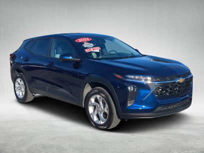 Used 2024 Chevrolet Trax LS w/ LS Convenience Package