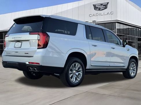 Used 2025 GMC Yukon XL Denali w/ Sun & Power Step Package image 7