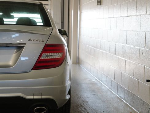 Used 2013 Mercedes-Benz C 300 4MATIC Sedan image 11