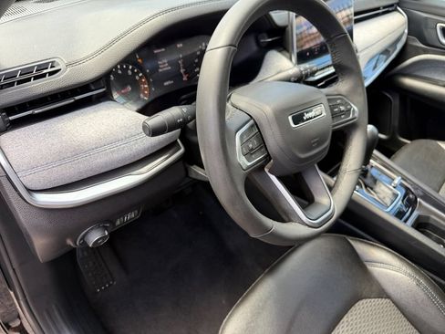 Used 2024 Jeep Compass Latitude AWD/4WD image 28